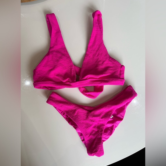 BECCA | Pink Textured Tie-Back Bikini Top & V-Front Brazilian Bikini Bottom - Picture 1 of 2
